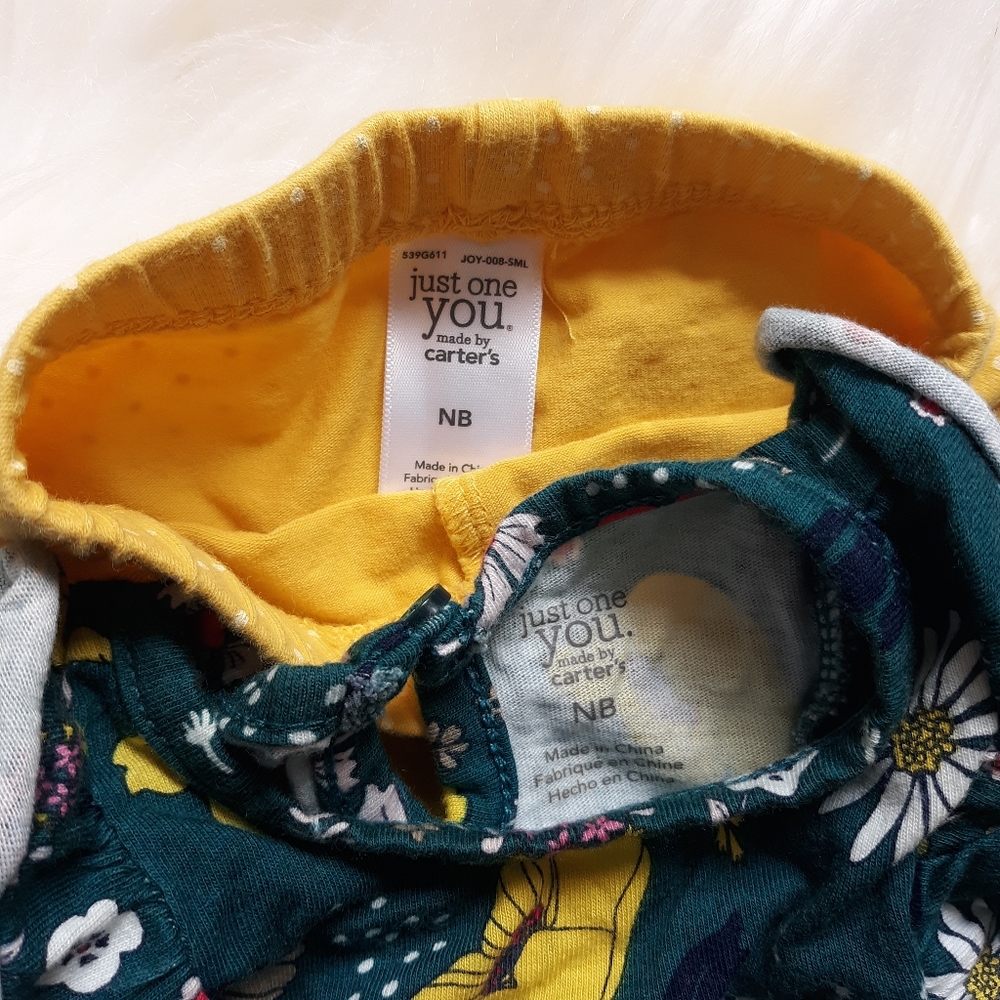 SOLD 🌼 Baby Girl Carters Outfit - Picture 2 of 2